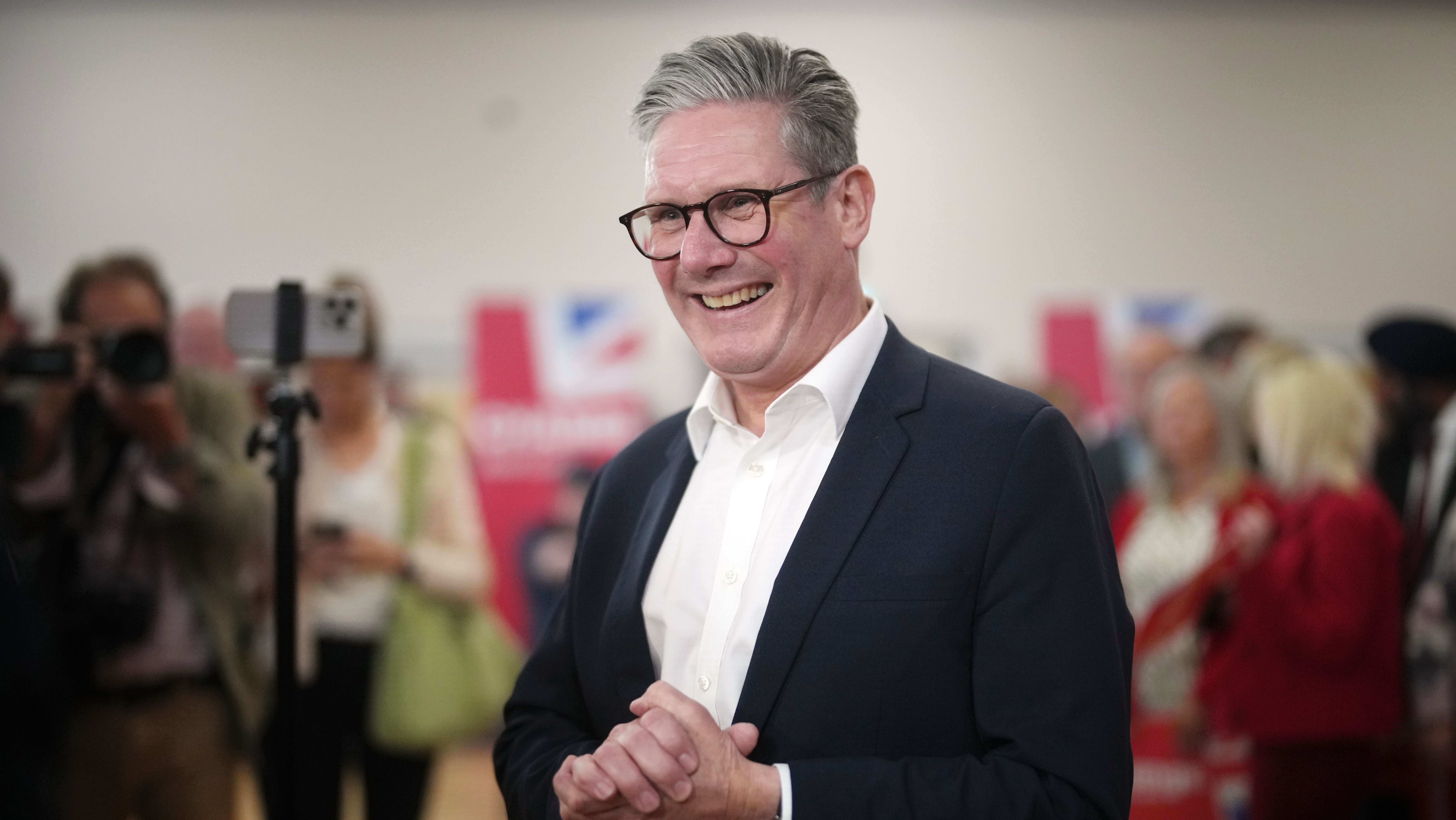 O líder trabalhista, Sir Keir Starmer, faz um discurso em 2 de julho de 2024 no Reino Unido