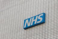 Apagão digital faz sistema de saúde britânico recorrer a prontuários físicos