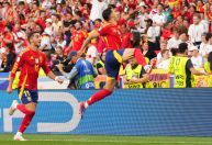 Com polêmica, Espanha vence a Alemanha na prorrogação e vai à semi da Eurocopa