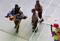 Imagens da confusão na final da Copa América: pessoas pisoteadas e truculência