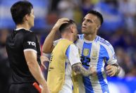 Jogador no top 10 da Bola de Ouro corneta prêmio: "Não são justos"