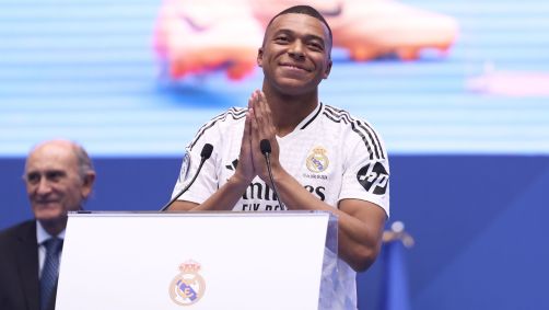 Mbappé durante apresentação no Estádio Santiago Bernabéu