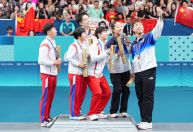 Paris 2024: Selfie de atletas da Coreia do Sul e do Norte no pódio impressiona