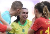 Paris 2024: jogo entre Brasil e Espanha no futebol feminino rende memes na web