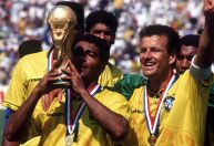 Romário volta a provocar a Argentina: "Quem tem mais, tem 5"