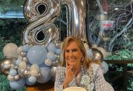 Helô Pinheiro, eterna "Garota de Ipanema", completa 81 anos e recebe homenagens