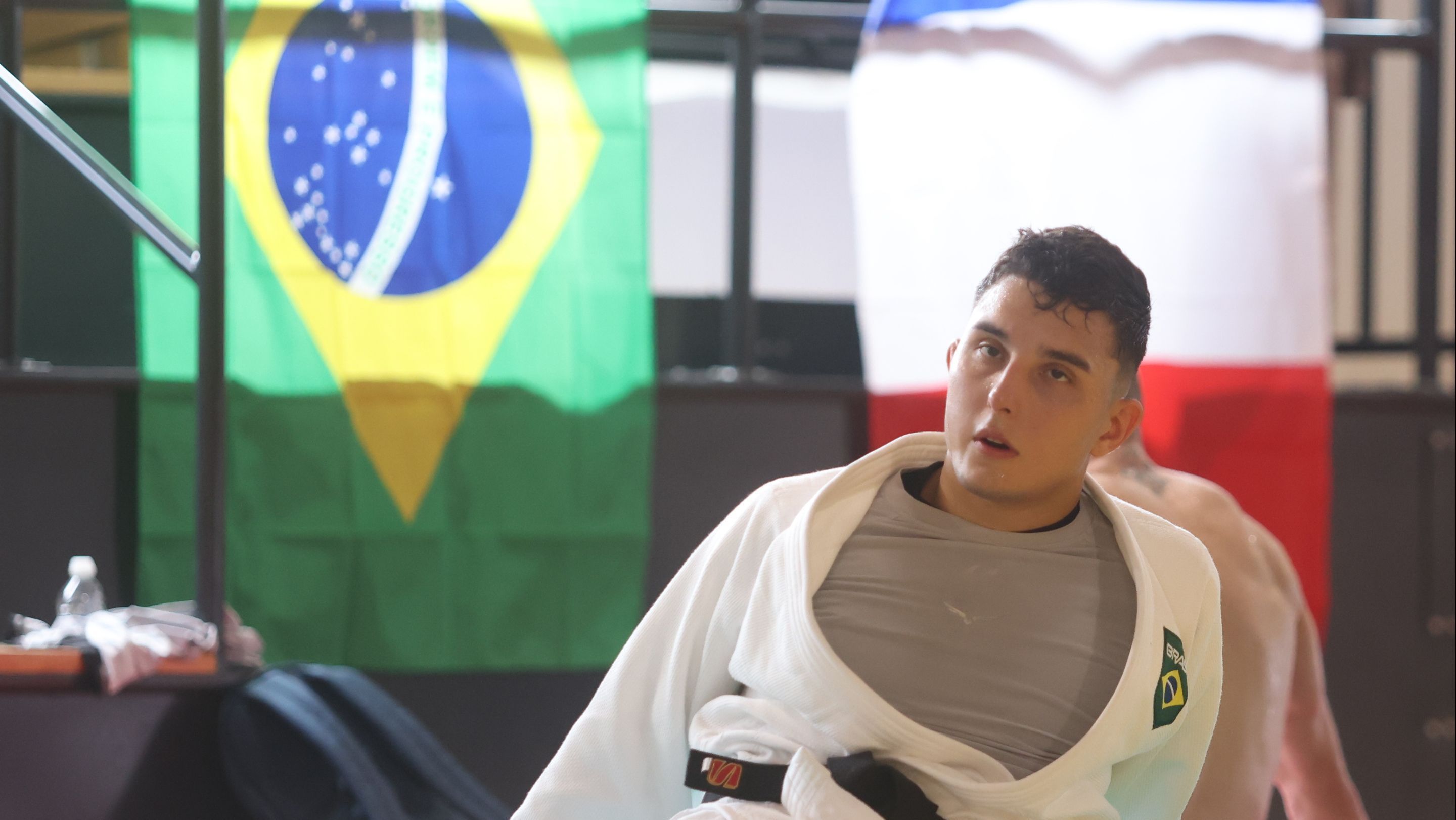 Guilherme Schimidt fará sua estreia nesta terça-feira (30)