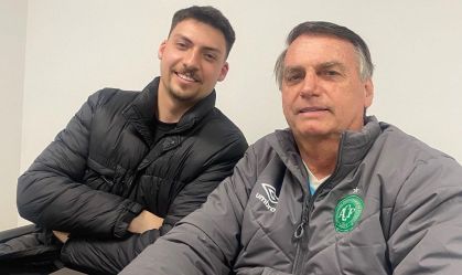 Banco volta a pedir bloqueio de contas de filho de Bolsonaro por dívida de R$ 360 mil