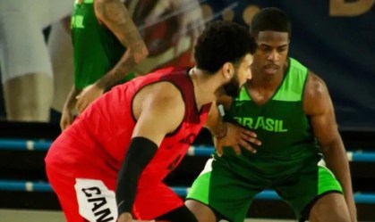 Jamal Murray e Georginho em ação no jogo-treino entre Canadá e Brasil