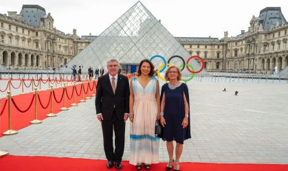 Janja irá a vôlei de praia e futebol feminino e gera temor de ser tachada de pé frio em Paris