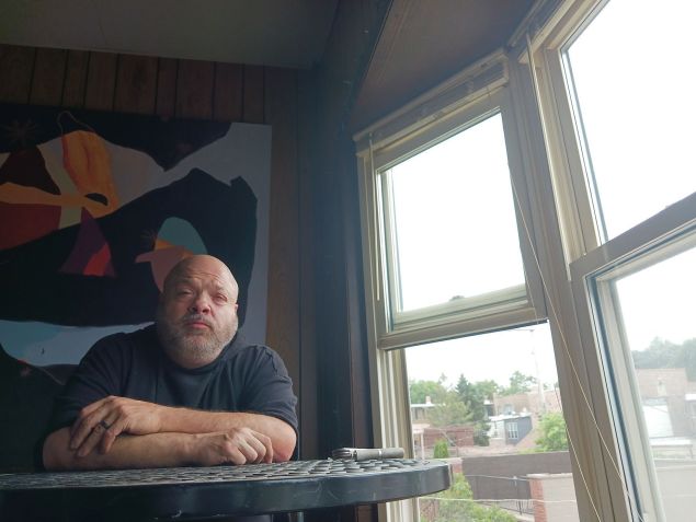 “Esta doença quase me matou várias vezes”, disse Odwazny à CNN / Laura Oliverio/CNN