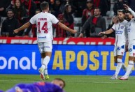Efetivo, Bahia vence o Athletico-PR em Curitiba e volta ao G4 do Brasileiro
