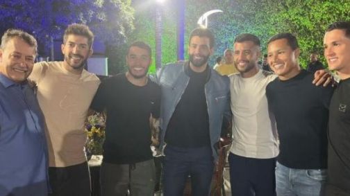 Jogadores do Cruzeiro têm encontro com o cantor Gusttavo Lima e o presidente do clube, Pedro Lourenço