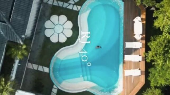 Karoline Lima se hospeda em mansão de luxo do zagueiro Léo Pereira / Reprodução/Instagram