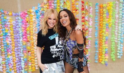 Kylie Minogue publica foto com Anitta: "Não tiro você da cabeça"