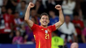 Oyarzabal comemora gol do título da Espanha na final da Eurocopa 2024