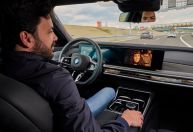 Sistema autônomo da BMW permite que motoristas vejam Netflix ao volante