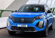 Peugeot E-2008 GT: SUV elétrico chega ao Brasil com mais autonomia