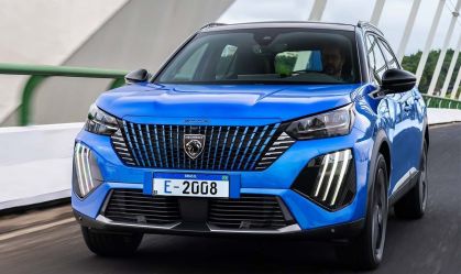 Peugeot E-2008 GT: SUV elétrico chega ao Brasil com mais autonomia