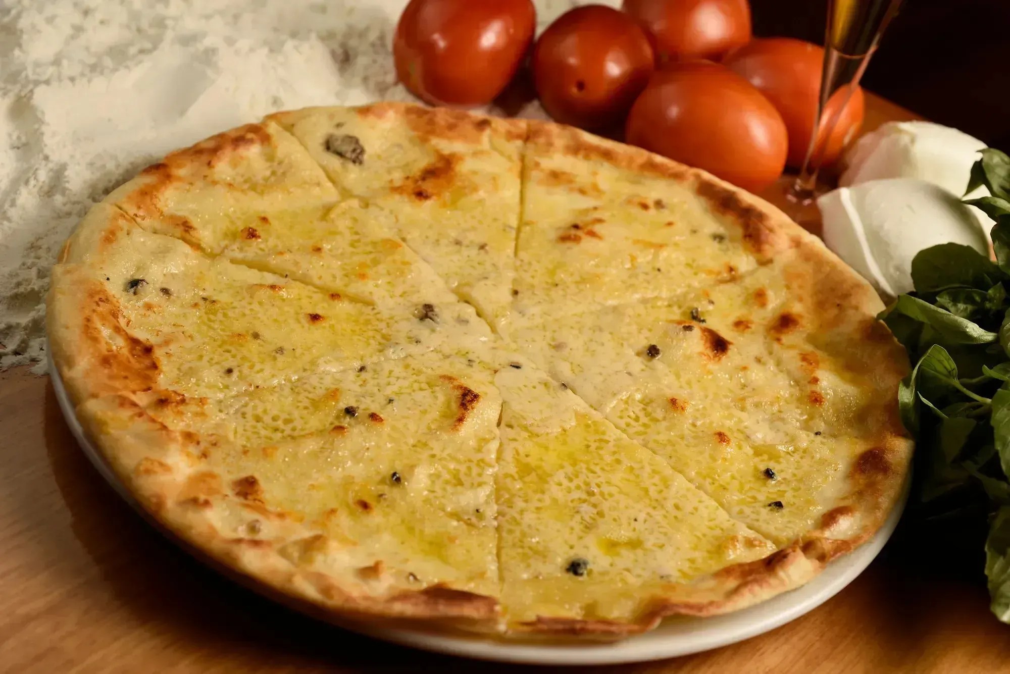 Pizza de 3 queijos é uma alternativa à tradicional Quatro Queijos para quem não é muito fã de provolone / Bruno de Lima