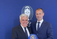 Presidente da Federação Espanhola de Futebol é suspenso por dois anos