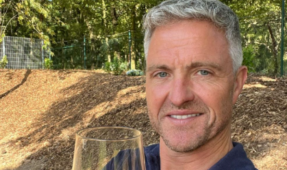 Irmão de Schumacher teria mentido sobre ex-mulher em entrevista, diz jornal