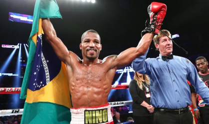 Robson Conceição disputa o título mundial no próximo sábado (6)