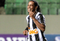 Há 10 anos, Ronaldinho fazia último jogo pelo Atlético-MG; relembre