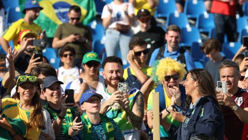 Rayssa Leal é ovacionada após garantir a medalha de bronze