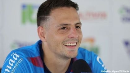 Santiago Arias, lateral-direito do Bahia, concedeu entrevista coletiva nesta sexta-feira (19)