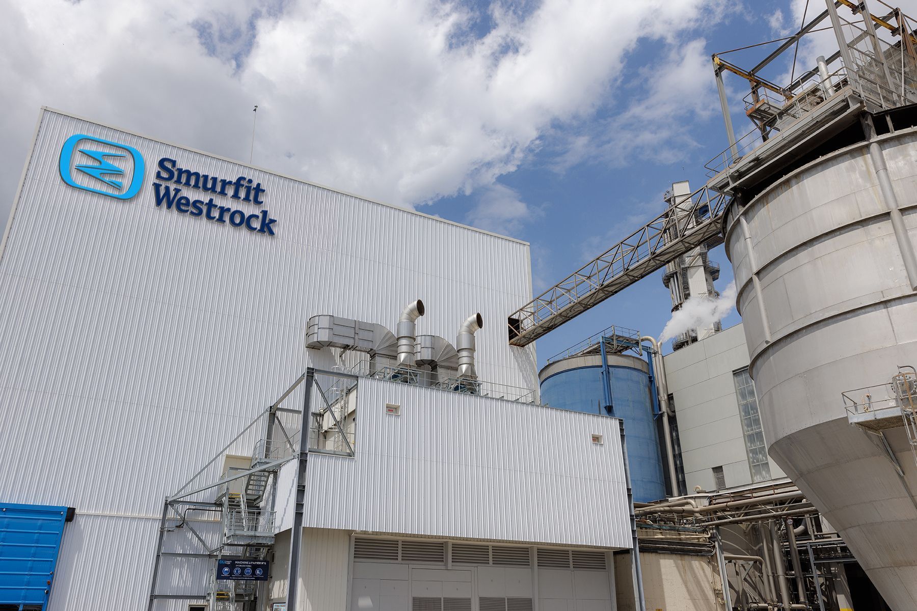 Fachada de fábrica da Smurfit Westrock