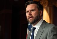 Candidato a vice de Trump faz primeiro discurso oficial de campanha após nomeação