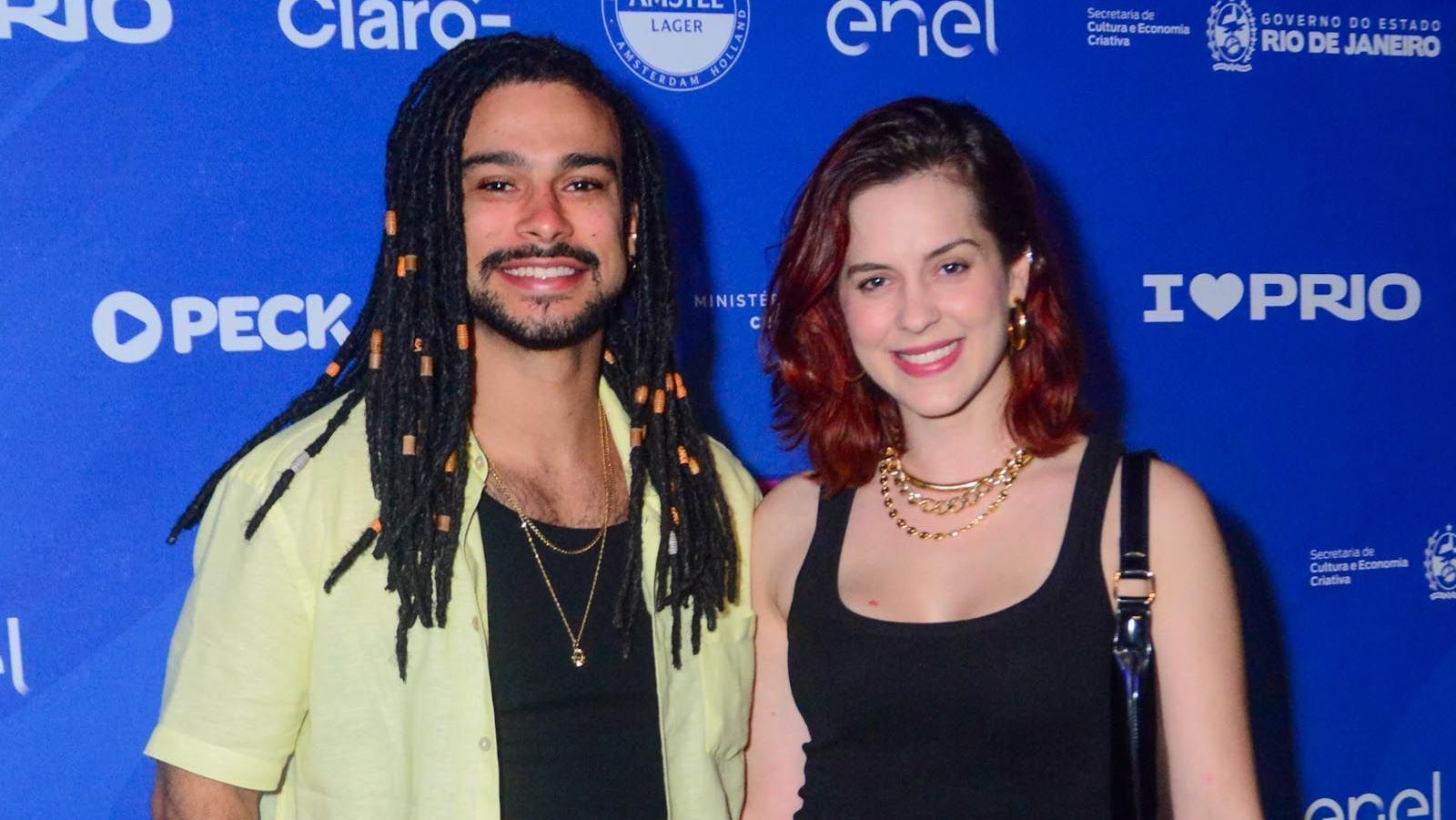 A atriz Sophia Abrahão e o ator Sérgio Malheiros no primeiro dia do Festival de Inverno do Rio 2024, na Marina da Glória, Rio de Janeiro, na sexta-feira (5) • Webert Belicio/AgNews