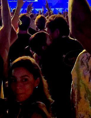 A atriz Sophie Charlotte e o rapper Xamã foram flagrados aos beijos em festival no Rio de Janeiro, na sexta-feira (5) / Delson Silva/AgNews
