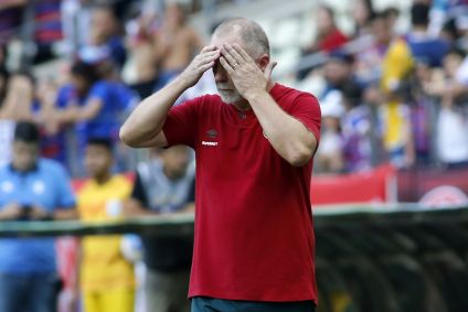 Mano Menezes, treinador do Fluminense. Time tem risco de ser rebaixado neste ano