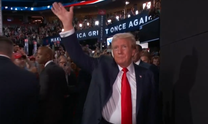 Donald Trump faz primeira aparição pública após atentado