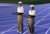 Grife de luxo apresenta visual de roupas dos “porta-medalhas” em Paris 2024