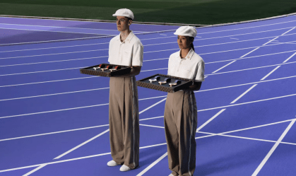 Grife de luxo apresenta visual de roupas dos “porta-medalhas” em Paris 2024