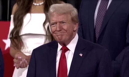 Trump aparece publicamente 7