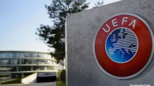 Uefa realizou punições a times europeus por comportamentos racistas de torcedores