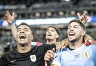 Suárez rebate Andreas e debocha: "Era reserva do Arrascaeta"; veja vídeo