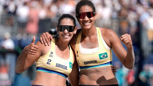 Ana Patrícia e Duda Lisboa na estreia do vôlei de praia