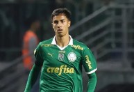 Agente de Vitor Reis, do Palmeiras, revela “sonho” do zagueiro em futura venda