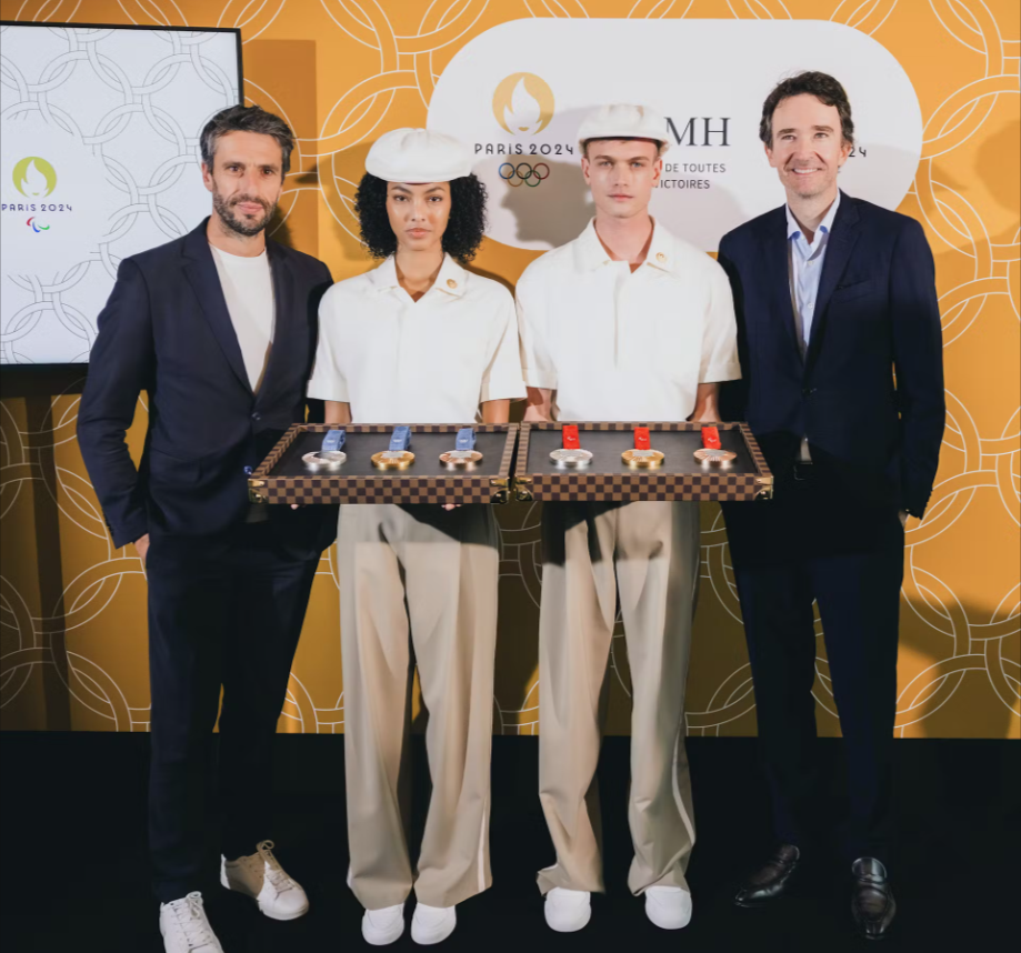Voluntários usarão roupas de grife para entregar medalhas / Reprodução / LVMH