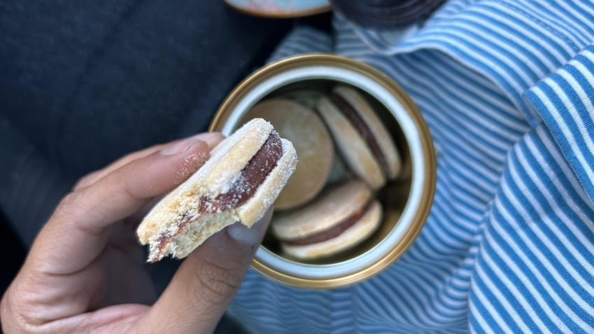 Biscoitos recebidos pela médica presentada por um "admirador" / Reprodução