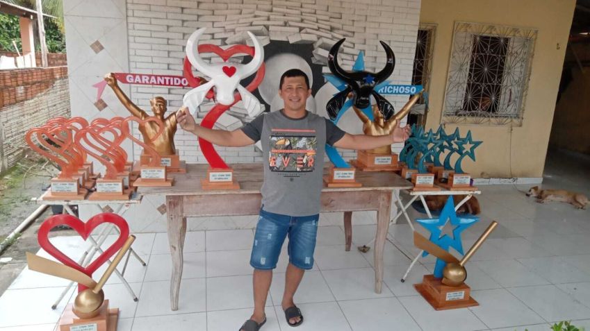 Lucijones Cursino criou os troféus para o Festival de Parintins 2024 / Divulgação/Governo do Amazonas
