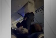 Vídeo: homem sai de bagageiro de mão após turbulência em voo da Air Europa