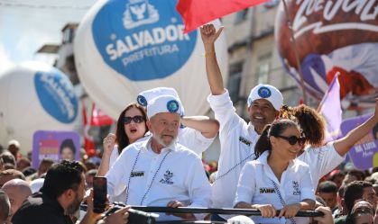 Lula participa do desfile do 2 de Julho pelo terceiro ano consecutivo na Bahia