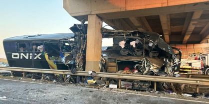 Acidente envolvendo ônibus deixou ao menos dez mortos em Itapetininga (SP)