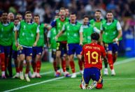 Yamal, da Espanha, se torna o jogador mais novo a marcar gol na Eurocopa